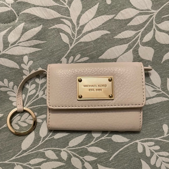 Michael Kors Handbags - Michael Kors Cream Wallet with Key Chain-Small
